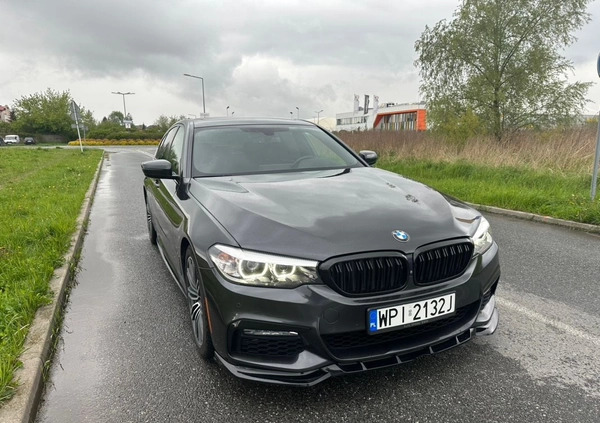 BMW Seria 5 cena 164900 przebieg: 67000, rok produkcji 2017 z Piaseczno małe 352